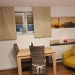 Private Boardinghouse & Terrasse, Parkplatz Nahe Messe Tatil Evi *