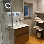 Private Boardinghouse & Terrasse, Parkplatz Nahe Messe