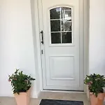 Private Boardinghouse & Terrasse, Parkplatz Nahe Messe * Meerbusch