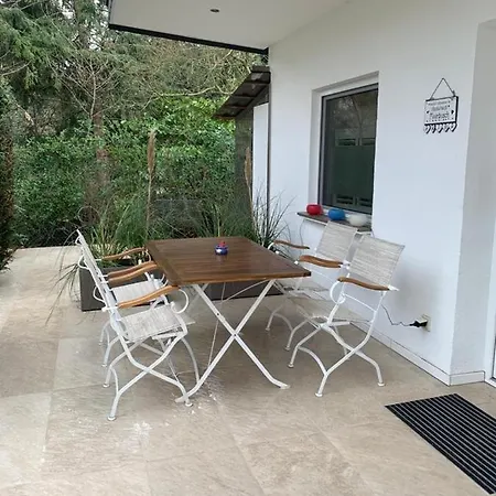 Private Boardinghouse & Terrasse, Parkplatz Nahe Messe 펜션 메어부쉬