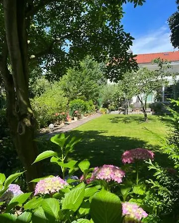 度假居 Boardinghouse Meerbusch, Ihr Privater Bungalow, Nahe Messe Duesseldorf *