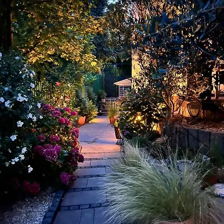 Private Boardinghouse & Terrasse, Parkplatz Nahe Messe Meerbusch