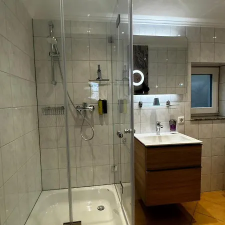 Boardinghouse Meerbusch, Ihr Privater Bungalow, Nahe Messe Duesseldorf * メーアブッシュ