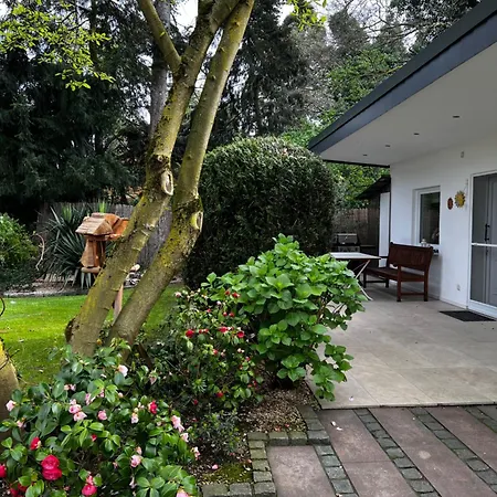 Boardinghouse Meerbusch, Ihr Privater Bungalow, Nahe Messe Duesseldorf 別荘 メーアブッシュ