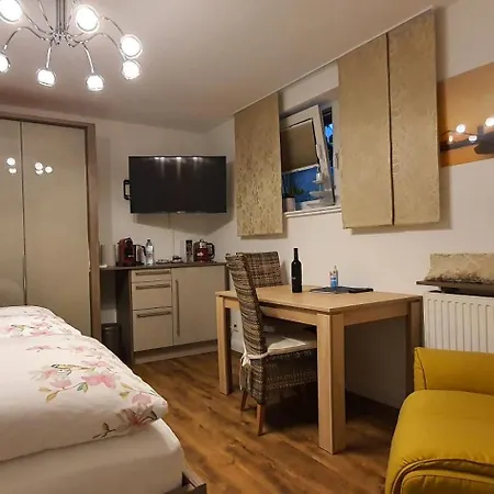 別荘 Boardinghouse Meerbusch, Ihr Privater Bungalow, Nahe Messe Duesseldorf *