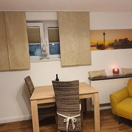 Private Boardinghouse & Terrasse, Parkplatz Nahe Messe Feriehus *
