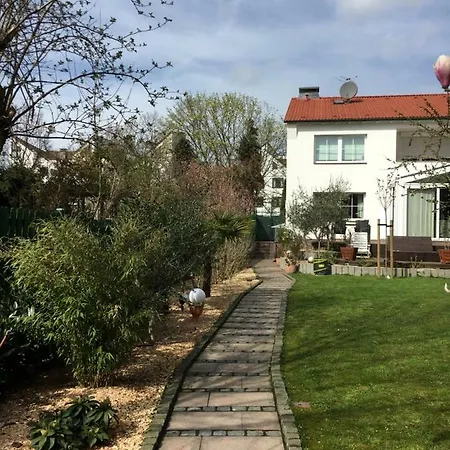 Boardinghouse Meerbusch, Ihr Privater Bungalow, Nahe Messe Duesseldorf * メーアブッシュ