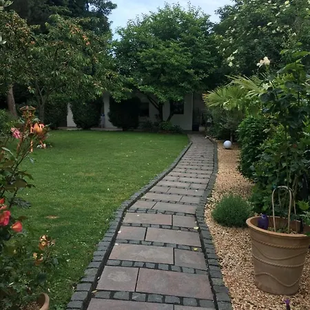 Boardinghouse Meerbusch, Ihr Privater Bungalow, Nahe Messe Duesseldorf