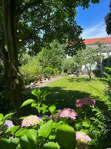 Feriehus Privat Residence Boardinghouse Meerbusch Terrasse, Parkplatz, Naehe Messe Duesseldorf & Flughafen *