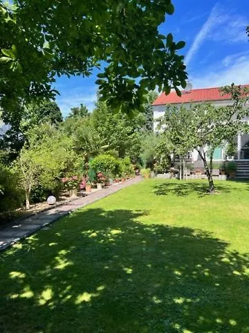 Feriehus Privat Residence Boardinghouse Meerbusch Terrasse, Parkplatz, Naehe Messe Duesseldorf & Flughafen