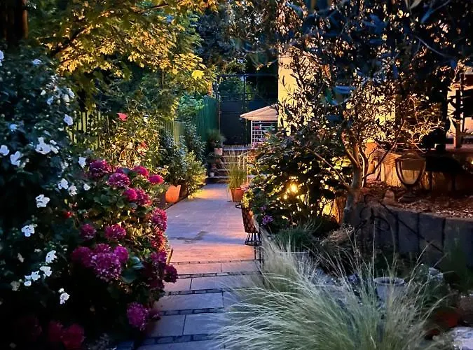 Privat Residence Boardinghouse Meerbusch Terrasse, Parkplatz, Naehe Messe Duesseldorf & Flughafen Meerbusch