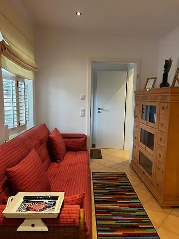 Privat Residence Boardinghouse Meerbusch Terrasse, Parkplatz, Naehe Messe Duesseldorf & Flughafen Feriehus *