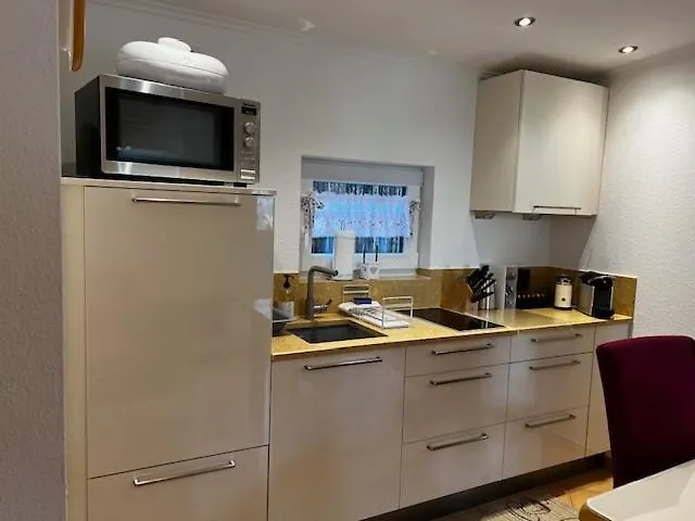 Privat Residence Boardinghouse Meerbusch Terrasse, Parkplatz, Naehe Messe Duesseldorf & Flughafen Feriehus Meerbusch