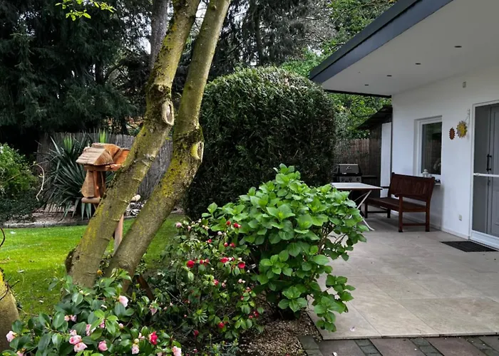 Privat Residence Boardinghouse Meerbusch Terrasse, Parkplatz, Naehe Messe Duesseldorf & Flughafen Feriehus Meerbusch