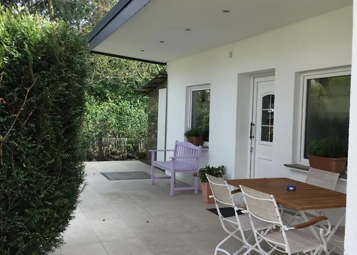 Privat Residence Boardinghouse Meerbusch Terrasse, Parkplatz, Naehe Messe Duesseldorf & Flughafen Meerbusch