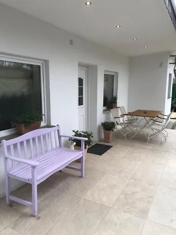 Privat Residence Boardinghouse Meerbusch Terrasse, Parkplatz, Naehe Messe Duesseldorf & Flughafen