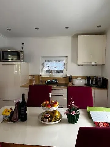 Privat Residence Boardinghouse Meerbusch Terrasse, Parkplatz, Naehe Messe Duesseldorf & Flughafen Feriehus *