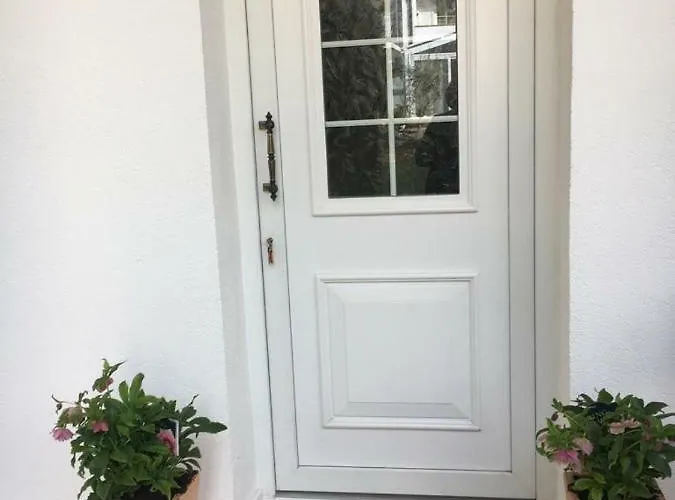 Privat Residence Boardinghouse Meerbusch Terrasse, Parkplatz, Naehe Messe Duesseldorf & Flughafen * Meerbusch